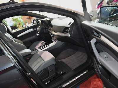 Audi Q5 S-Line 40 TDI 204 Quattro S-Tronic GPS Virtual ACC Offroad Bang Olufsen TO Hayon Lane Lumi&egrave;re D&rsquo;Ambiance JA 20   - 17