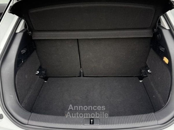 Audi A1 12 TFSI SLINE 86CV FAIBLE KM ENTRETENU - 8