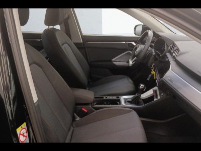 Audi Q3 45 TFSI e 245ch Business line S tronic 6   - 13