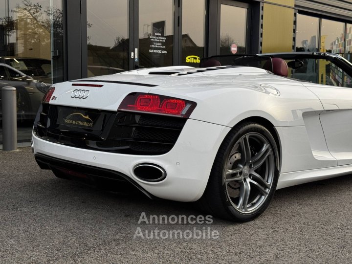 Audi R8  52 V10 FSI 525ch R tronic 6 - 12