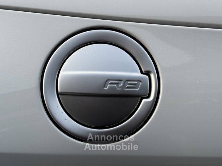 Audi R8  52 V10 FSI 525ch R tronic 6 - 16