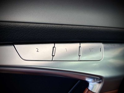 Audi A6 20TDi-COCKPIT-CUIR-CARPLAY-CAMERA360-JANTES18-PDC   - 15