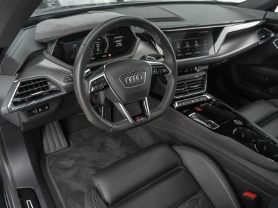 Audi e-tron GT RS Ceramic Brakes B&O Massage CoolingSeats Pano - 17