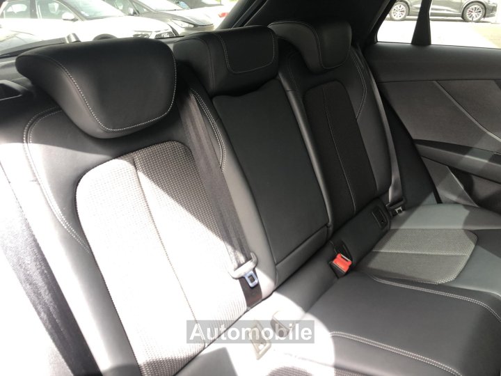 Audi Q2 35 TDI 150 S tronic 7 S line - 29