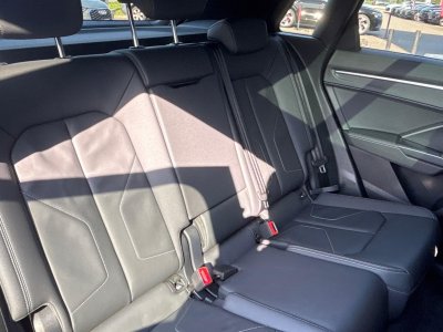 Audi Q3 35 TDI 150 ch S tronic 7 S line plus   - 8