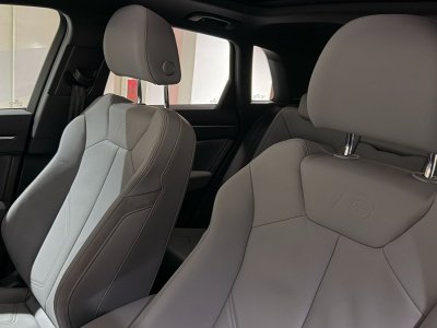 Audi Q3 35 TFSI 150 ch S tronic 7 S line   - 9