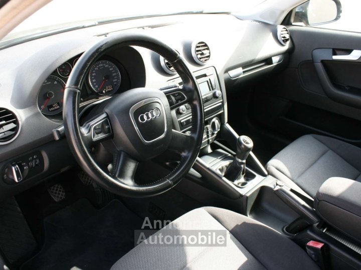 Audi A3 Sportback 16 TDI 105CH FAP ATTRACTION - 9