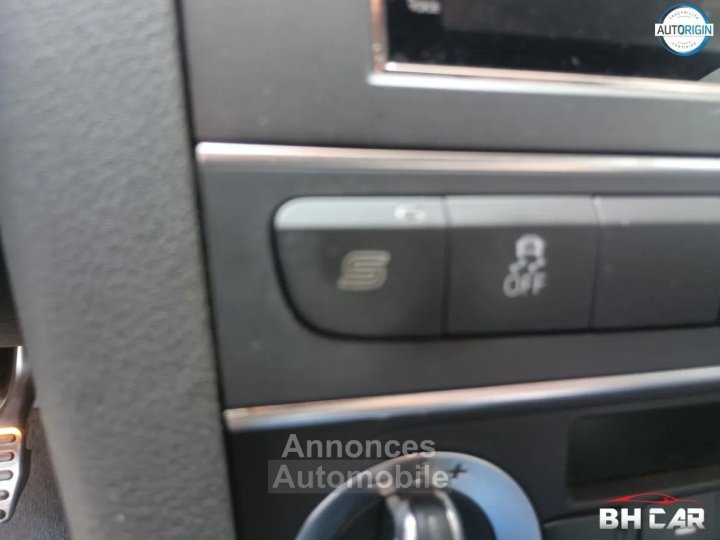 Audi RS3 SPORTBACK 25 TFSI 340CV QUATTRO S-TRONIC Si&egrave;ges F1 Bleu Sprint Echappement Clapets - 44