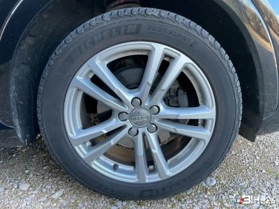 Audi Q3 20 TDI 150 S-TRONIC S-LINE - Cuir alcantara chauffants - Phares LED - Suivi complet   - 24