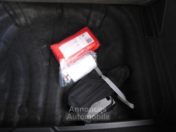 Audi Q2 14 TFSI COD 150 ch S tronic 7 Design - 24