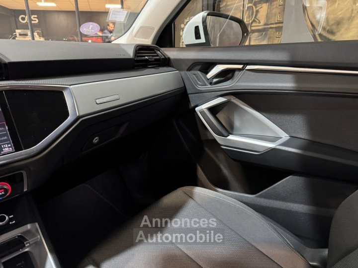 Audi Q3 35 TFSI 150 MHEV S TRONIC BUSINESS LINE - 28