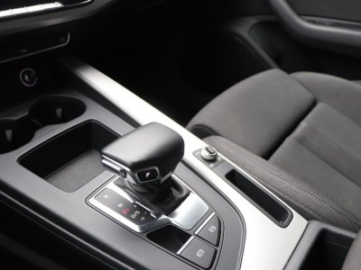 Audi A4 avant 20 35 tdi 165ch hybrid ambition luxe s-tronic bva attelage - 28