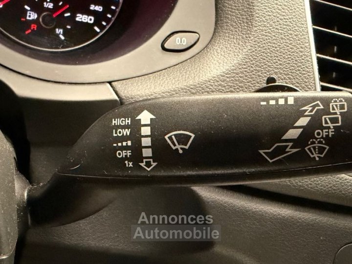 Audi Q3 14 cod tfsi 150 s-line s-tronic bva - 27