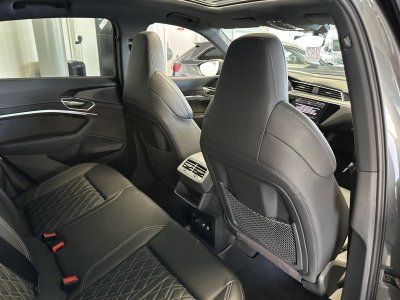 Audi e-tron SPORTBACK Sportback 55 quattro 408 ch S line   - 27