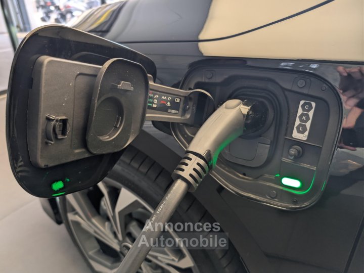 Audi A3 Sportback TFSI e Hybride rechargeable 204 S tronic 6 S line - 3