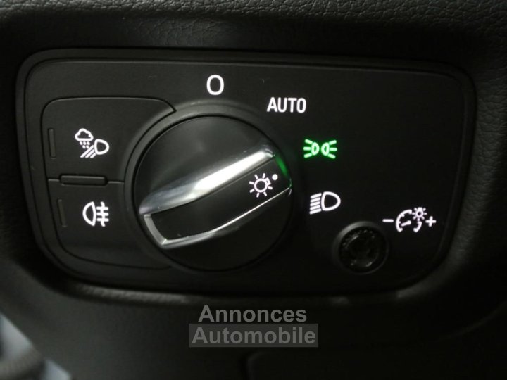 Audi A3 Berline 35 TFSI CoD 150 S tronic 7 Sport 4P 1ere Main Garantie 12 Mois - 18