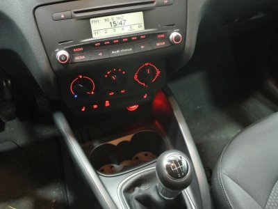 Audi A1 12 TFSI 86 Garantie 12 mois Radar recule Siege chauffant + Retro 3p   - 6