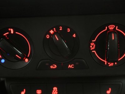 Audi A1 12 TFSI 86 Garantie 12 mois Radar recule Siege chauffant + Retro 3p   - 9