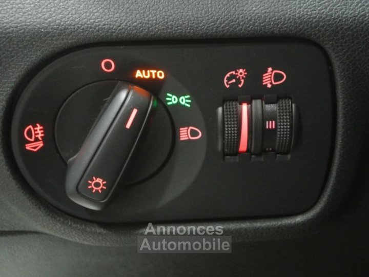 Audi A1 12 TFSI 86 Garantie 12 mois Radar recule Siege chauffant + Retro 3p - 11