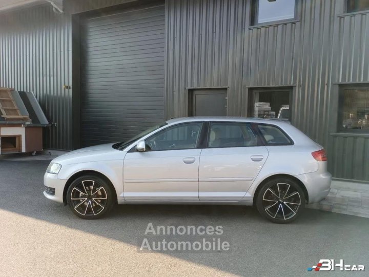 Audi A3 SPORTBACK 18 TFSI 160 AMBITION LUXE CUIR REGULATEUR CARPLAY - 2