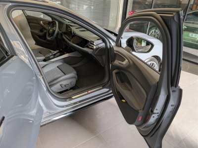 Audi A5 AVANT Avant e-hybrid 299 ch S tronic 7 Quattro S line   - 11