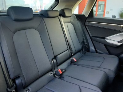 Audi Q3 15 35 tfsi s tronic 7 business line mhev 150ch   - 11