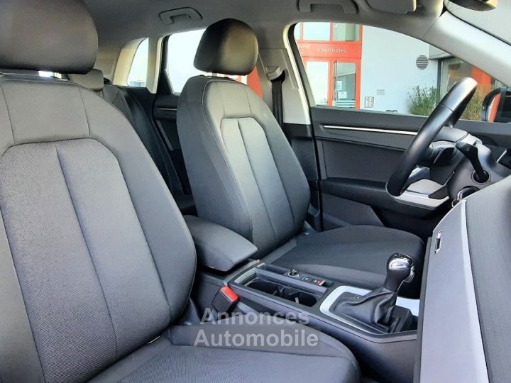 Audi Q3 15 35 tfsi s tronic 7 business line mhev 150ch - 12