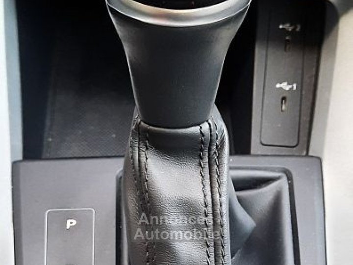 Audi Q3 15 35 tfsi s tronic 7 business line mhev 150ch - 14