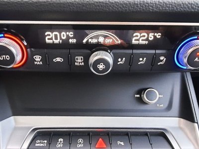 Audi Q3 15 35 tfsi s tronic 7 business line mhev 150ch   - 16