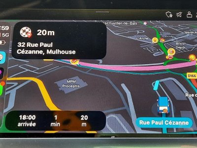 Audi Q3 15 35 tfsi s tronic 7 business line mhev 150ch   - 17