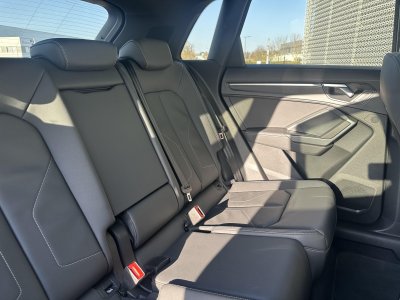 Audi Q3 35 TDI 150 ch S tronic 7 S line plus   - 9