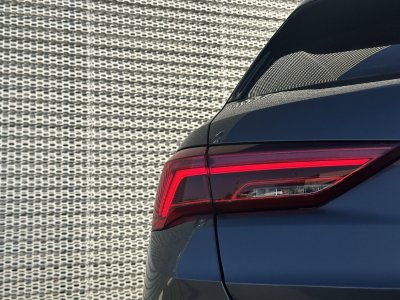 Audi Q3 35 TDI 150 ch S tronic 7 S line plus   - 38