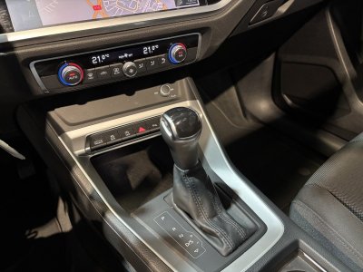 Audi Q3 14 TFSi 150ch Business Line Toit ouvrant / premi&egrave;re main origine France   - 26