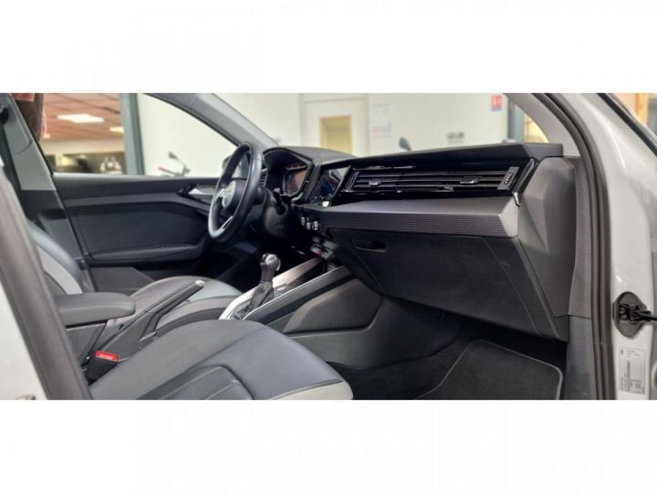 Audi A1 Sportback 10 30 TFSI 116 S-TRONIC DESIGN LUXE / FRANCAISE / HISTORIQUE - 50