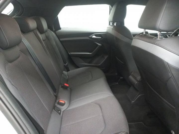 Audi A1 Sportback 30 TFSI 110 ch S tronic 7 S line - 9