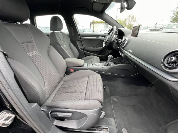 Audi A3 SportBack III 14 TFSI 204ch e-tron Design luxe S-Tronic6 GPS Caméra - 12