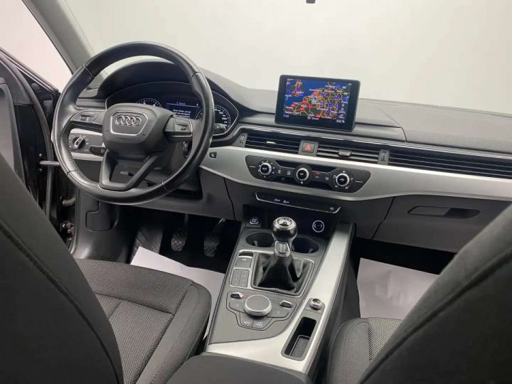 Audi A4 20 TDi GARANTIE 12 MOIS GPS XENON AIRCO - 8