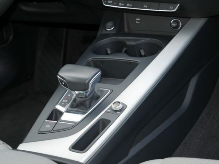 Audi A4 40 TDI 204 S TRONIC 7 DESIGN/ 01/2021 - 9