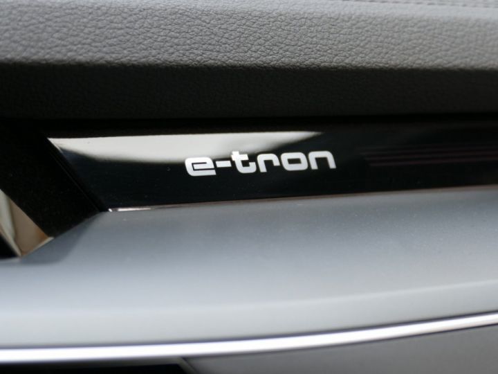 Audi e-tron 55 QUATTRO 408 Ch 300 Kw AVUS TOIT OUVRANT FULL CUIR ELECTRIQUE HIFI BANG - 39