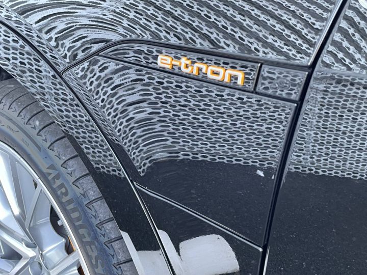 Audi e-tron SPORTBACK Sportback 55 quattro 408 ch S line - 48