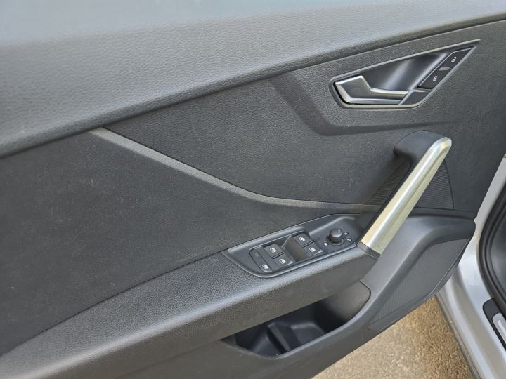 Audi Q2 16 TDI *Sport* Bluetooth/Sièges AV chauffants/Attelage amovible/Radars de recul-Garantie 12 mois - 21