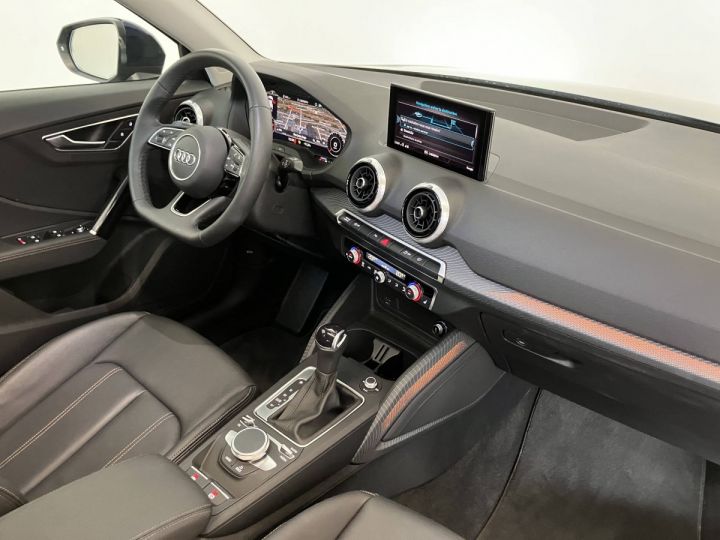 Audi Q2 30 TDI 116 S tronic 7 Design Luxe - 2