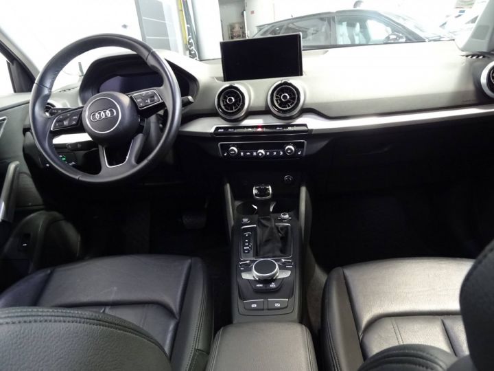 Audi Q2 35 TFSI COD 150 S tronic 7 Design Luxe - 6