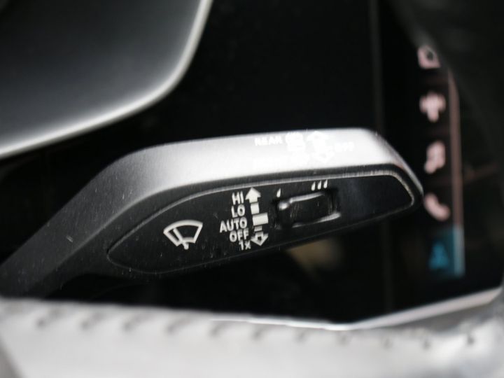 Audi Q3 20 TDI 150 Design Luxe Quattro BVM (1ère main, LED, Lane assist) - 28