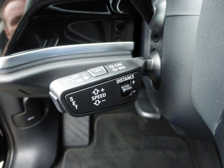 Audi Q3 35 TDI S-TRONIC - 18