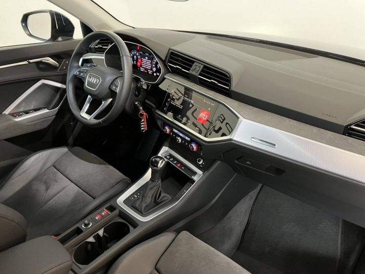 Audi Q3 35 TFSI 150 ch S tronic 7 Design Luxe - 2