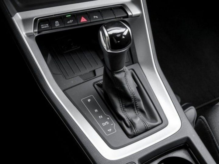 Audi Q3 Sportback 14 45 245 BUSINESS LINE /Hybride (essence/électrique)rechargeable  05/2021 - 4