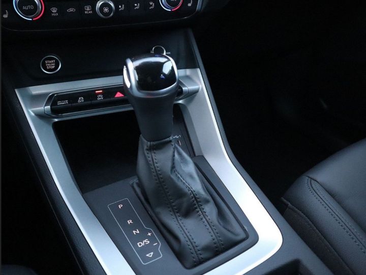 Audi Q3 Sportback 35 TFSI Mild-Hybride/essence/ interieur cuir* - 6