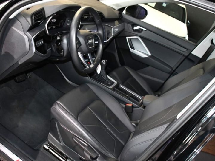 Audi Q3 Sportback S-Line Design Luxe 35 TFSI MHEV 150 S-Tronic GPS Virtual Hayon Cuir LED Lane Pré Sense Caméra JA 18 - 13