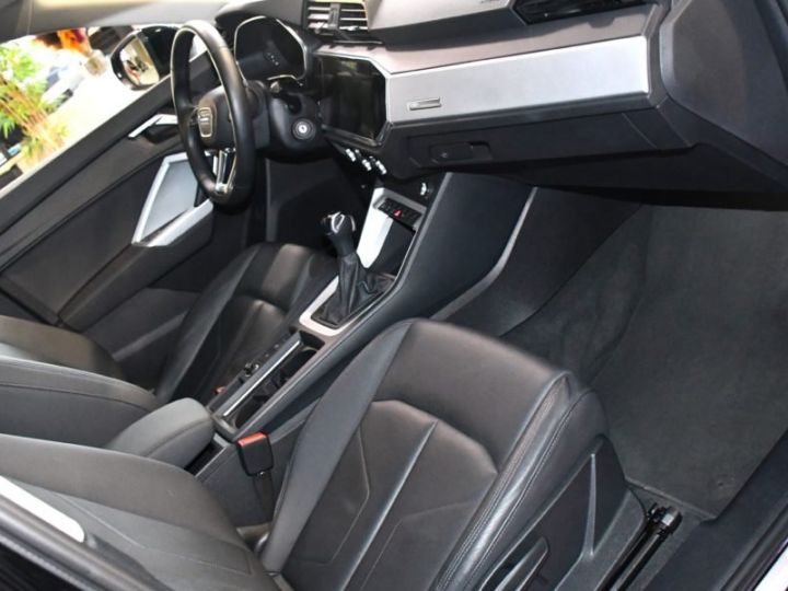 Audi Q3 Sportback S-Line Design Luxe 35 TFSI MHEV 150 S-Tronic GPS Virtual Hayon Cuir LED Lane Pré Sense Caméra JA 18 - 20
